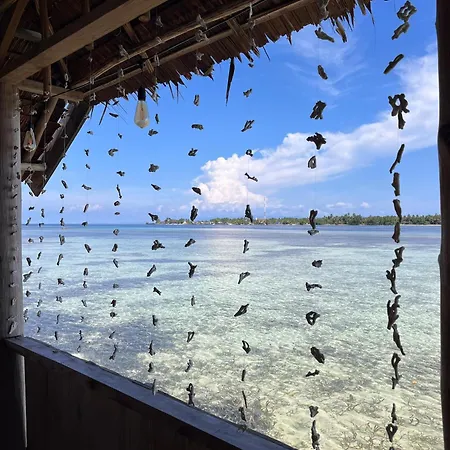 Senjahomestayrajaampat Fam Exterior photo